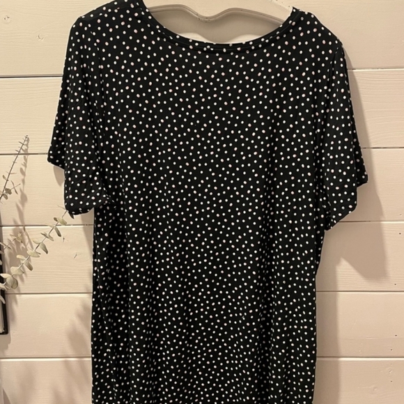 🌟3 For $30🌟 Modern Fit V-neck T-shirt- 2X - Picture 5 of 6